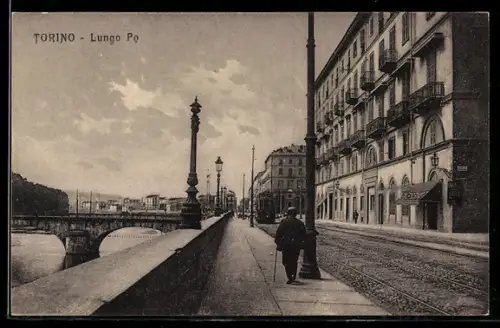 AK Torino, Lungo Po con vista sul ponte e palazzi eleganti