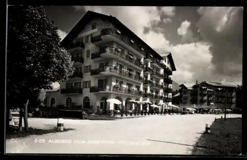 AK Pocol, Albergo Villa Argentina con terrazza e alberi in primo piano
