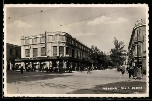 AK Messina, Via S. Cecilia con edifici e passanti