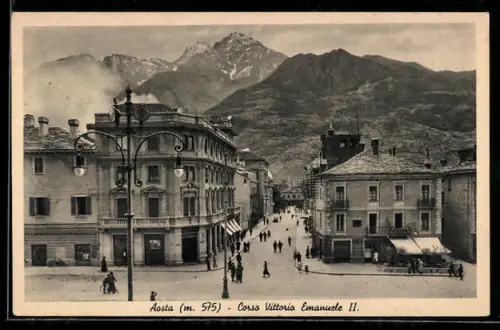 AK Aosta, Corso Vittorio Emanuele II con vista sulle montagne