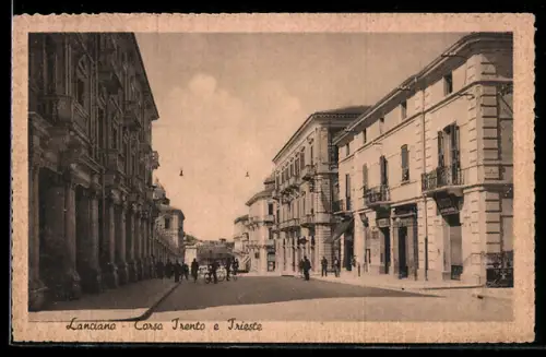 AK Lanciano, Corso Trento e Trieste con edifici storici e passanti