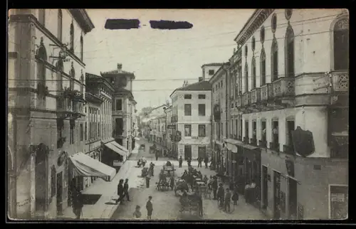 AK Thiene, Vista sulla strada principale con carrozze e pedoni