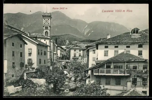 AK Cavalese, Vista del paese con il campanile e le montagne sullo sfondo
