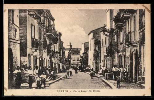 AK Scerni, Corso Luigi De Riseis con gente e edifici storici