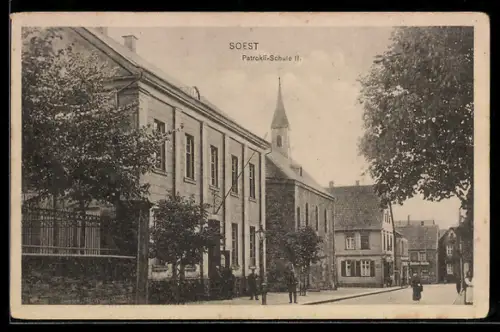 AK Soest, Patrokli-Schule mit Strassenpartie