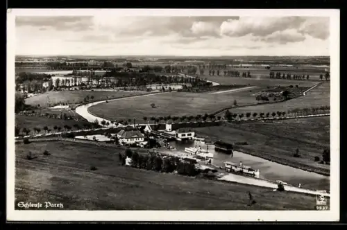 AK Paretz an der Havel, Blick auf die Schleuse aus der Vogelschau, Fahrgastschiffe auf dem Kanal