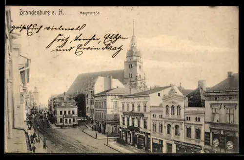 AK Brandenburg a. H., Partie in der Hauptstrasse mit Kirche