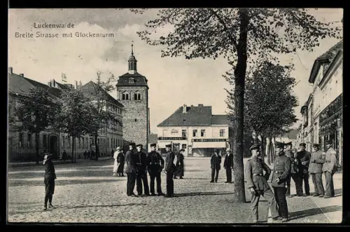AK Luckenwalde, Breite Strasse mit Glockenturm