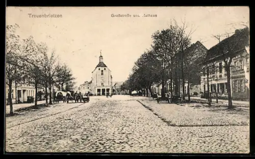 AK Treuenbrietzen, Grossstrasse mit Rathaus