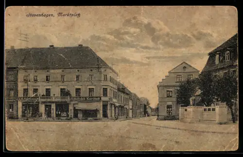 AK Stavenhagen, Marktplatz mit Geschäft von Rudolph Karstadt