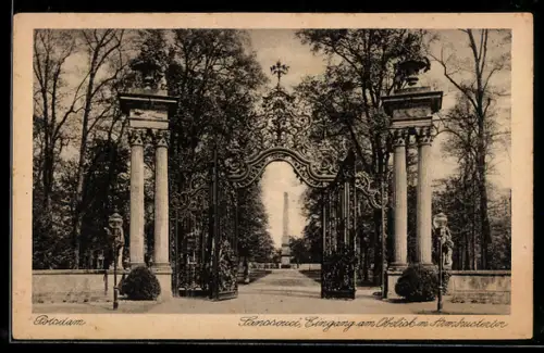 AK Potsdam, Eingang zum Park Sanssouci mit Obelisk und Armbrustertor