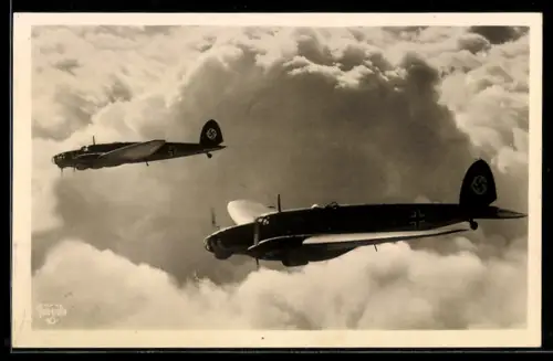 AK Zweimotorige Kampfflugzeuge He 111 K auf einem Übungsfluge, 