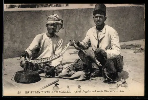 AK Arab Juggler and Snake Charmer, arabische Volkstypen, Schlangenbeschwörer