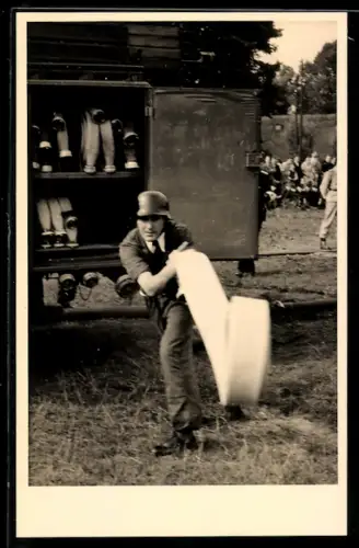 Foto-AK Feuerwehrmann der Feuerwehr Soltau 1954