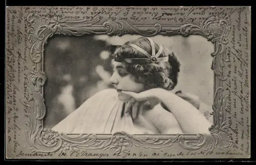 AK Elegantes Damenporträt im Rahmen im Jugendstil