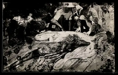 AK Aufgeschnittene Schlange mit totem Tier, Jagd