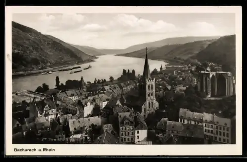 AK Bacharach a. Rhein, Stadtansicht mit Kirche und Ruine der Wernerkapelle