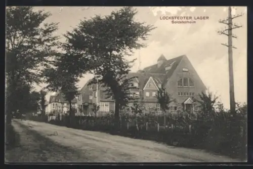 AK Lockstedter Lager, Soldatenheim mit Strassenpartie