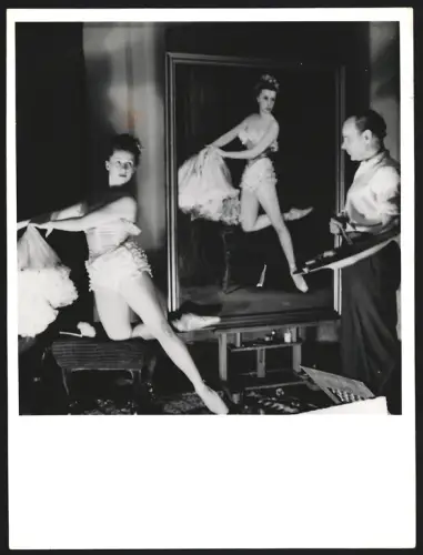 Fotografie Barbara Nordhaus-Lüdecke, Berlin, Ballerina Manon Erfuhr steht Modell für István von Somogyi