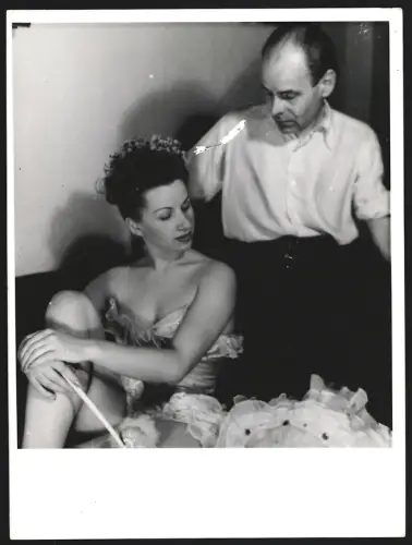 Fotografie Barbara Nordhaus-Lüdecke, Berlin, Ballerina Manon Erfuhr mit Maler István von Somogyi