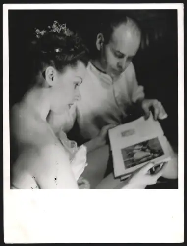 Fotografie Barbara Nordhaus-Lüdecke, Berlin, Ballerina Manon Erfuhr mit dem Maler István von Somogyi