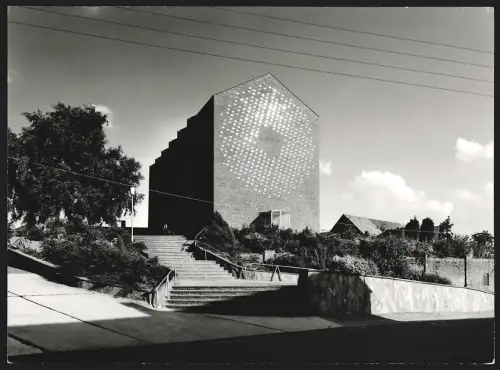 Fotografie Inge Goertz-Bauer, Düsseldorf, Ansicht Gereonsweiler, St. Gereon Kirche vom Architekten Josef Lehmbrock