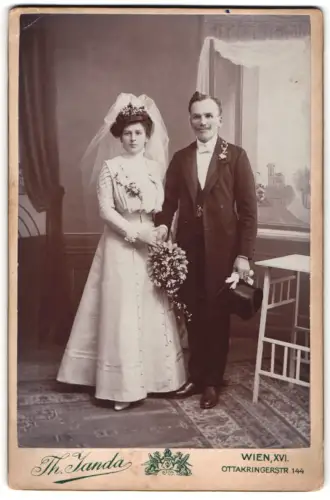 Fotografie Th. Janda, Wien, Ottakringerstr. 144, Hochzeitsporträt eines Paares