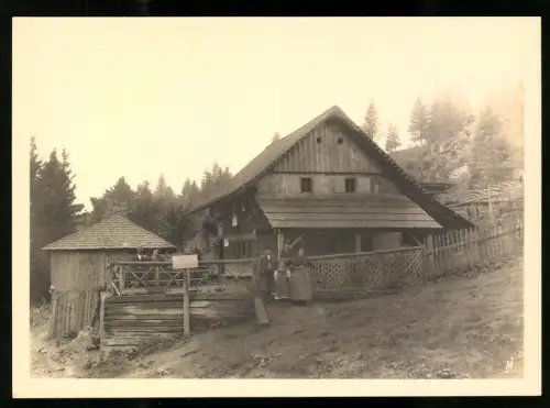 Fotografie Ansicht Steiermark, Gasthaus z. guten Hirten am Hochlantsch, Aussenansicht mit angrenzendem Waldstück
