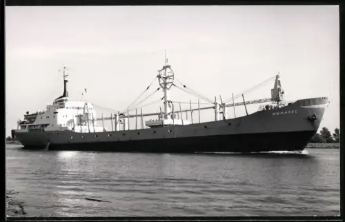 Fotografie Sowjetisches Frachtschiff Izhmales in Ballast fahrend