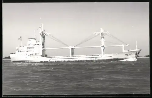 Fotografie Sowjetisches Frachtschiff Ivan Shadr in bewegter See