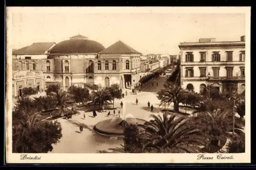 AK Brindisi, Piazza Cairoli con veduta panoramica e alberi di palma