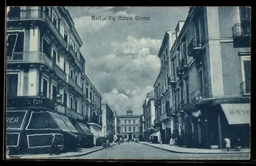 AK Bari, Via Abbate Gimma con edifici storici ai lati