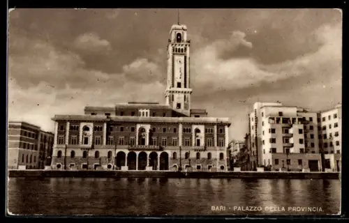 AK Bari, Palazzo della Provincia visto dal mare
