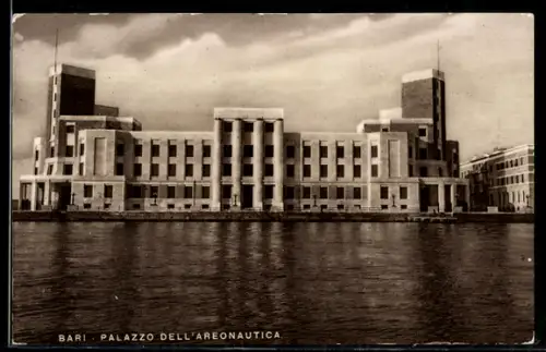 AK Bari, Palazzo dell`Aeronautica visto dall`acqua