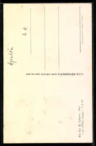 AK Bari, Via Vittorio Veneto con pedoni e edifici storici