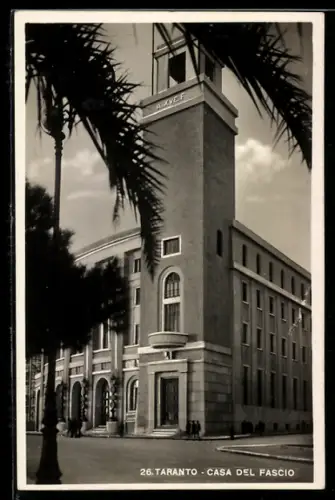 AK Taranto, Casa del Fascio con palme in primo piano