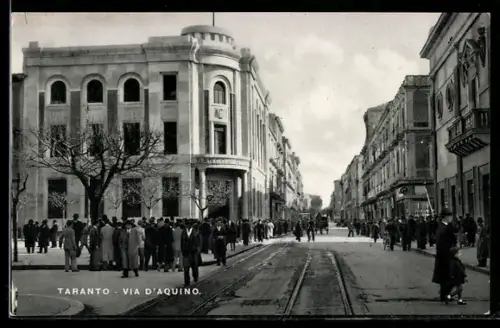 AK Taranto, Via D`Aquino con folla e tram sui binari