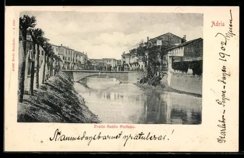 AK Adria, Ponte Santo Stefano sul canale con edifici storici e vegetazione lungo la riva