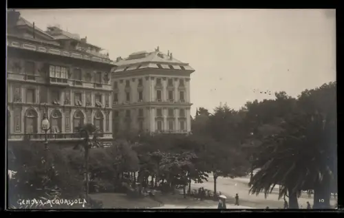 AK Genova, Acquasola, Veduta del parco con edifici storici e vegetazione lussureggiante