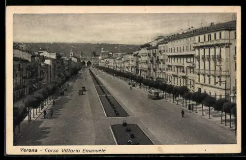 AK Verona, Corso Vittorio Emanuele con auto e alberi lungo la strada
