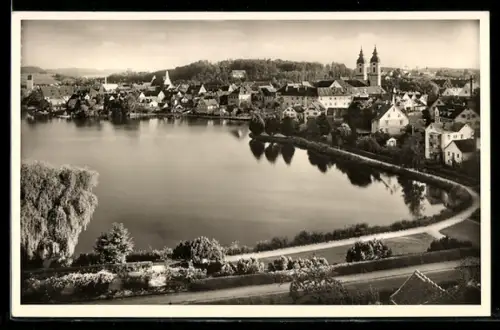 AK Waldsee, Ortsansicht mit See und Kirche