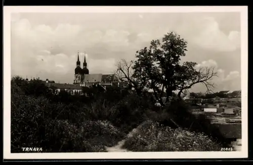 AK Trnava, Panorama mit Kirche