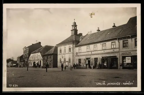 AK Uhlirske Janovice, Námestí