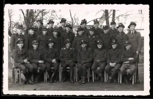 Foto-AK Gruppenbild Jäger in Uniform