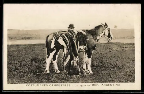 AK Argentinien, Un gaucho, Gaucho mit seinem Pferd