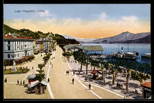 AK Intra, Lago Maggiore, Strandpartie mit Passagierdampfer