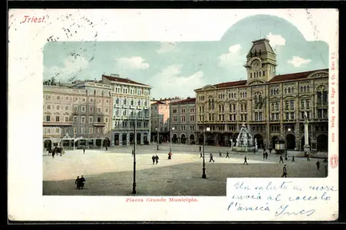 AK Trieste, Piazza Grande Municipio mit Passanten