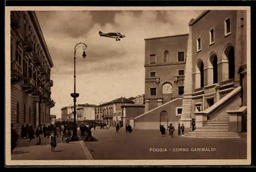 AK Foggia, Corso Garibaldi mit Flugzeug