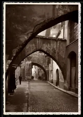 AK Bozen, Via Carrettai mit Torbögen