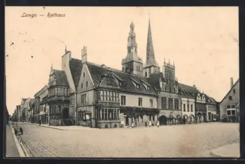AK Lemgo, Rathaus an der Mittelstrasse mit Kirche